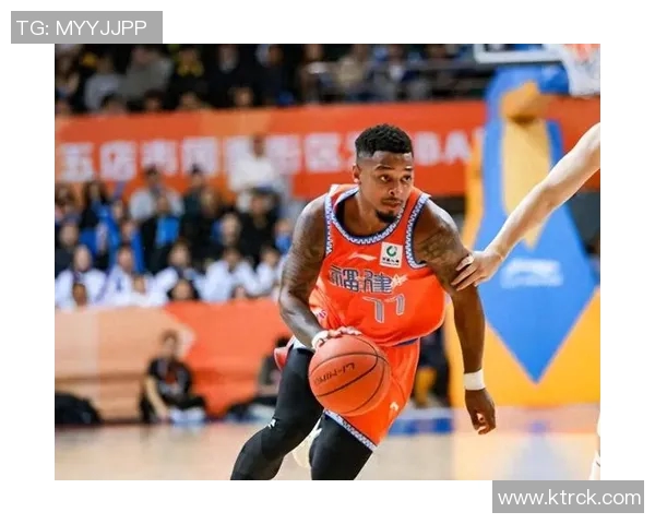 CBA北京队与新疆队比赛中出现严重误判引发球迷热议与争议